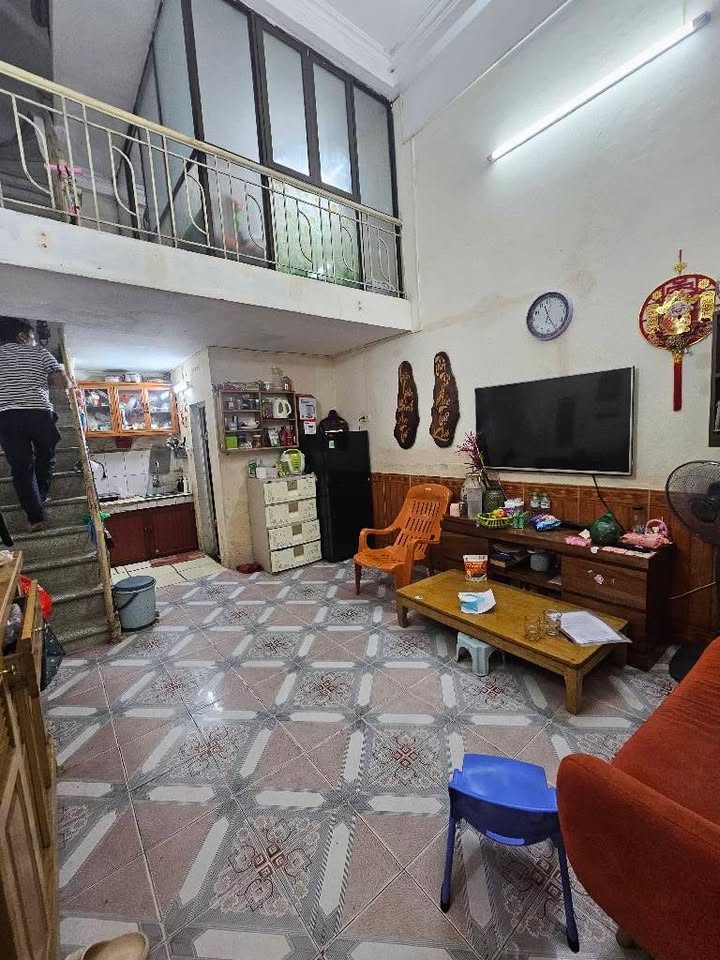 Nhà phố Tân Mai 26m² 5 tầng giá 4.3 tỷ - Ngõ nông nhiều tiện ích