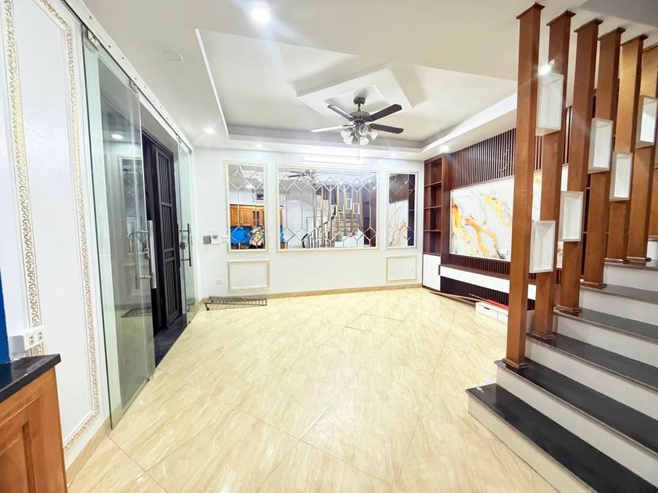 Nhà phố Vĩnh Hưng 35m² giá 7 tỷ - Mặt ngõ thông, đầy đủ nội thất!