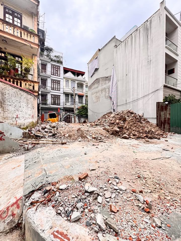 Đất nền góc Ngõ thông phố Âu Cơ 73m² giá 15 tỷ - Cơ hội đầu tư hiếm có!