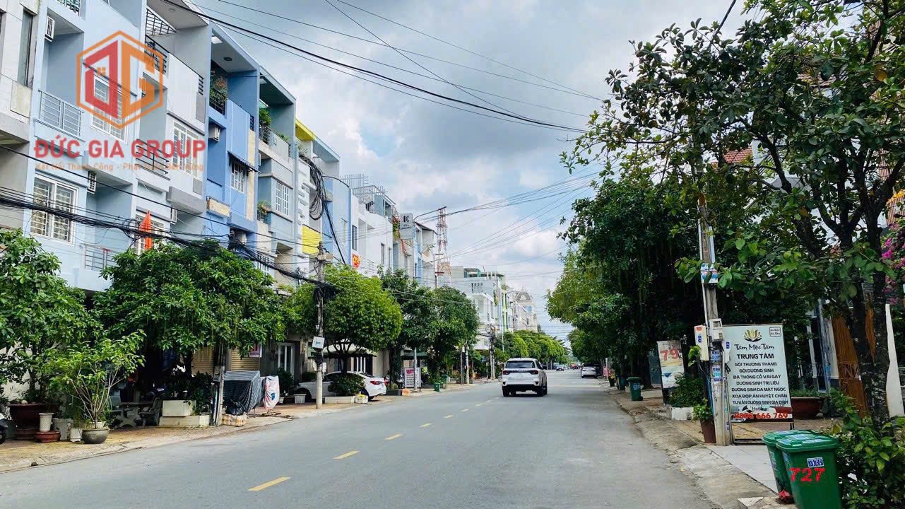 Nhà nguyên căn mặt tiền đường D9 khu D2D Biên Hòa 132m² - Kinh doanh sầm uất ngay trung tâm!