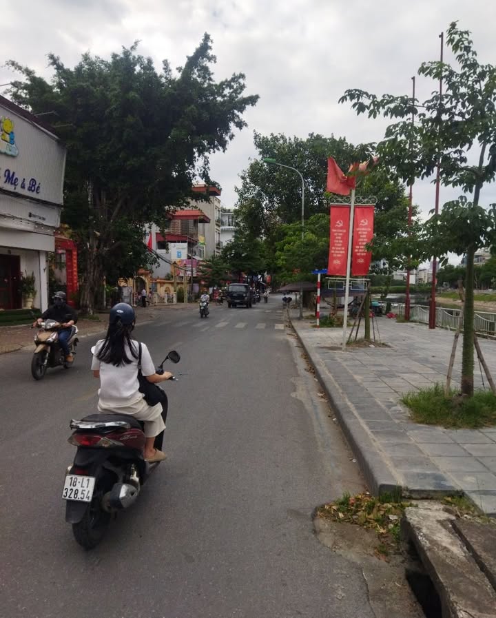 Bán đất mặt phố Kim Giang 43m² giá 6 tỷ - Kinh doanh sầm uất ngay cửa!