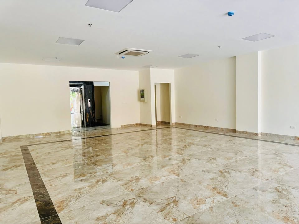 Toà nhà mặt phố Đức Diễn, Bắc Từ Liêm 160m² giá 77 tỷ - Đầu tư sinh lời bền vững!