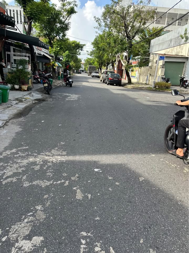 Nhà 3 tầng mặt phố An Khê 107m² giá 6.8 tỷ - Kinh doanh sầm uất!