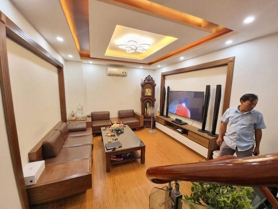 Nhà phố Đại La, Đồng Tâm, 35m² giá 8.8 tỷ - Vị trí đẹp, ô tô vào tận cửa!