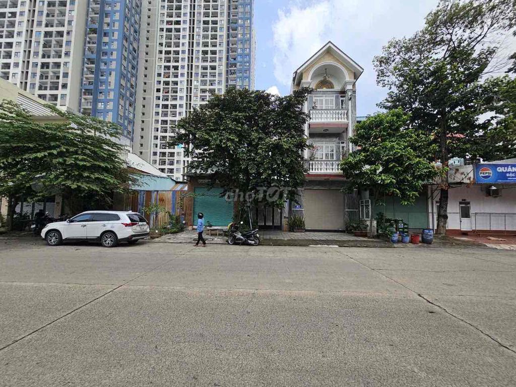 Đất khu VinCom Dĩ An 124.7m² giá 6.28 tỷ - Thổ cư 100%, Sổ hồng riêng