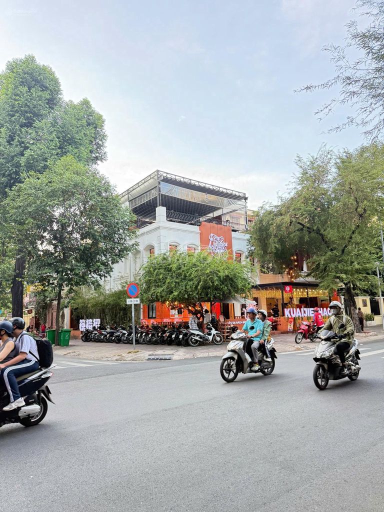 Cho thuê GÓC 2MT Võ Văn Tần 300m² giá 150 triệu - Vị trí đắc địa cho nhà hàng, cà phê, showroom!