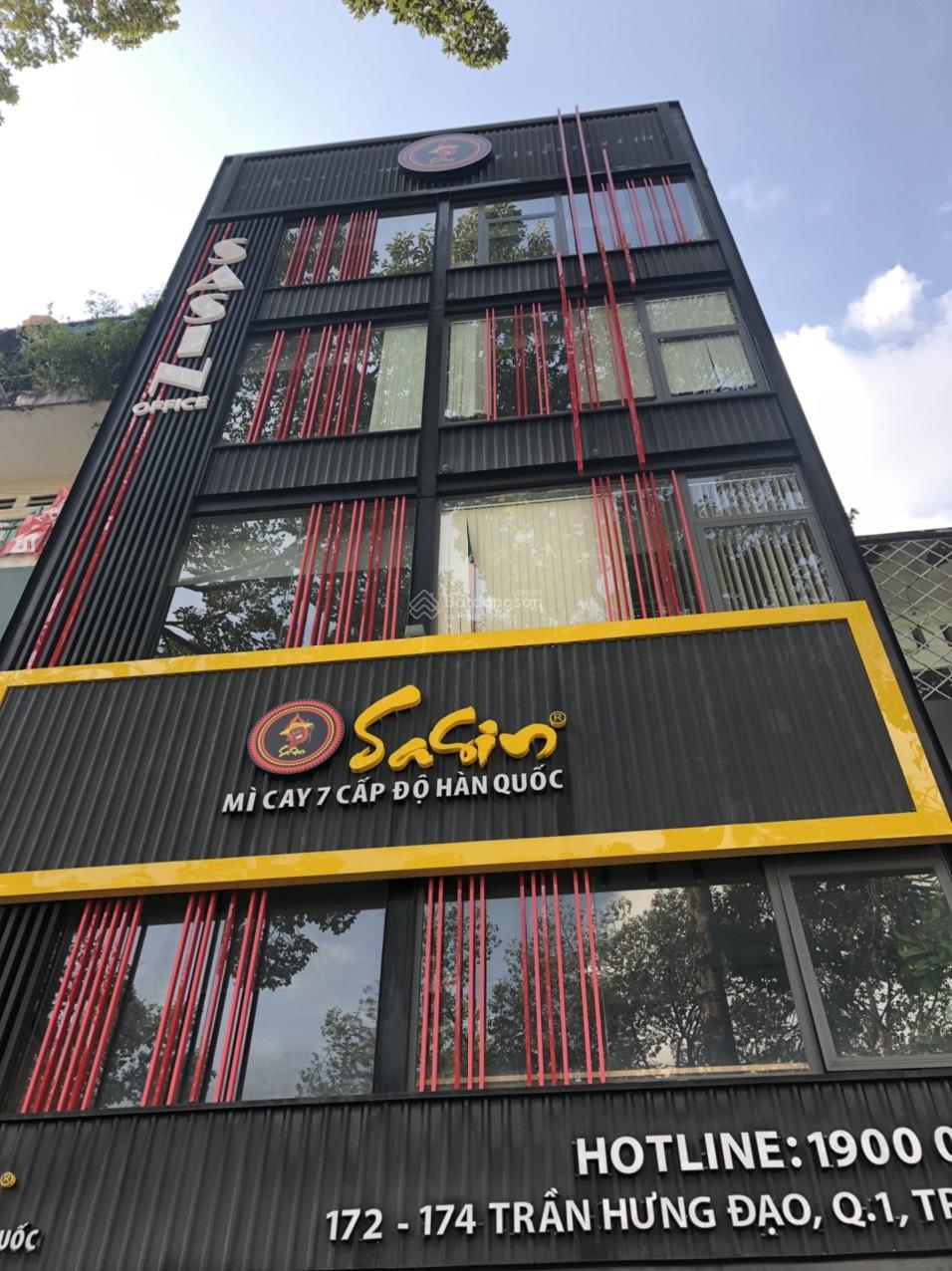 Nhà mặt phố Trần Hưng Đạo 988.6m² giá 450 triệu - Vị trí đắc địa cho kinh doanh!