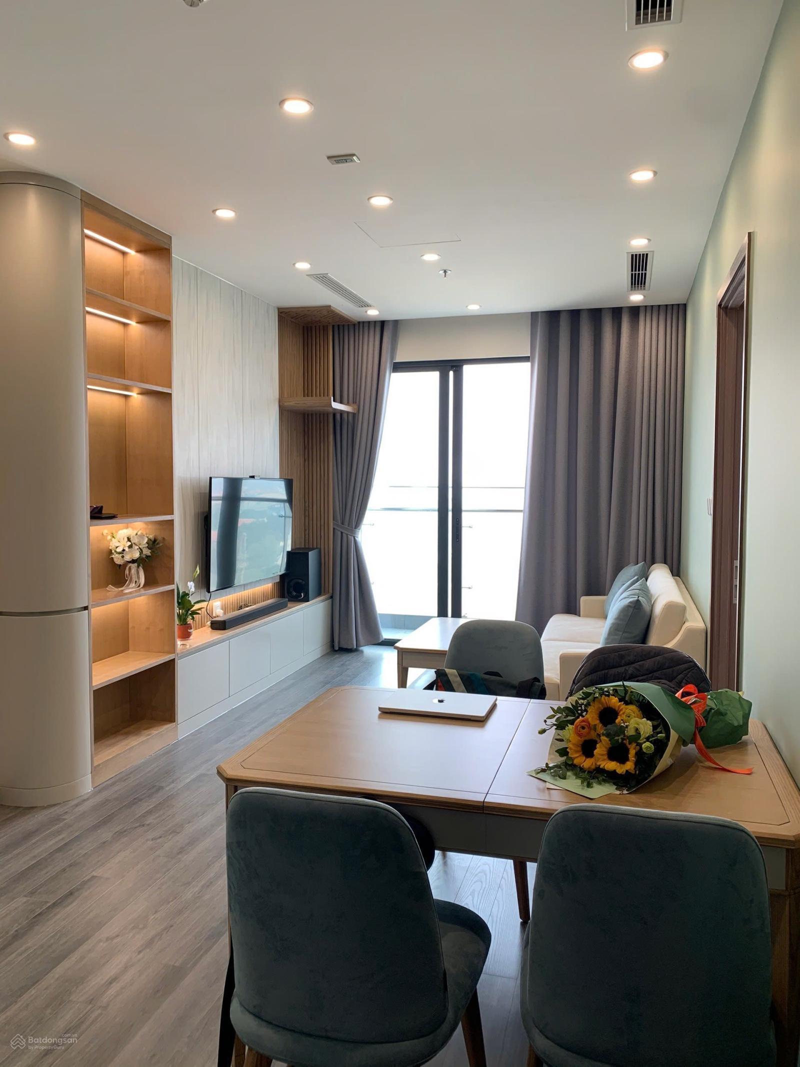 Căn hộ 2 phòng ngủ 2WC 64.5m² giá 4.8 tỷ - Tầng đẹp tại The Tonkin, Vinhomes Smart City!