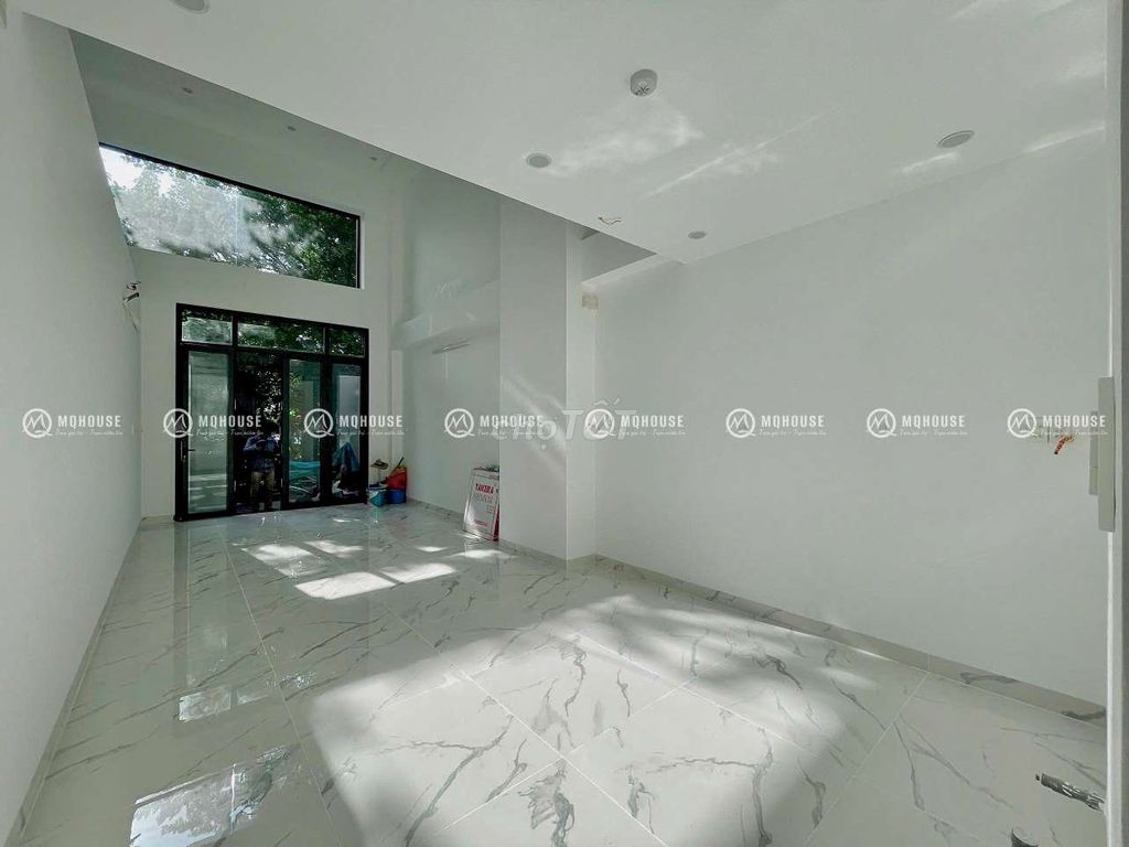 Mặt bằng cho thuê Trịnh Đình Trọng, Tân Phú, 100m² - Thiết kế sang trọng, cho kinh doanh và ở lại!