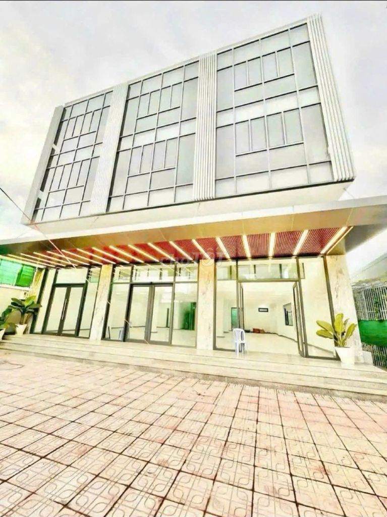 Building Mặt Tiền Đường Nguyễn Thị Thập Quận 7 900m² giá 190 triệu - Thang máy hiện đại, kinh doanh đa ngành