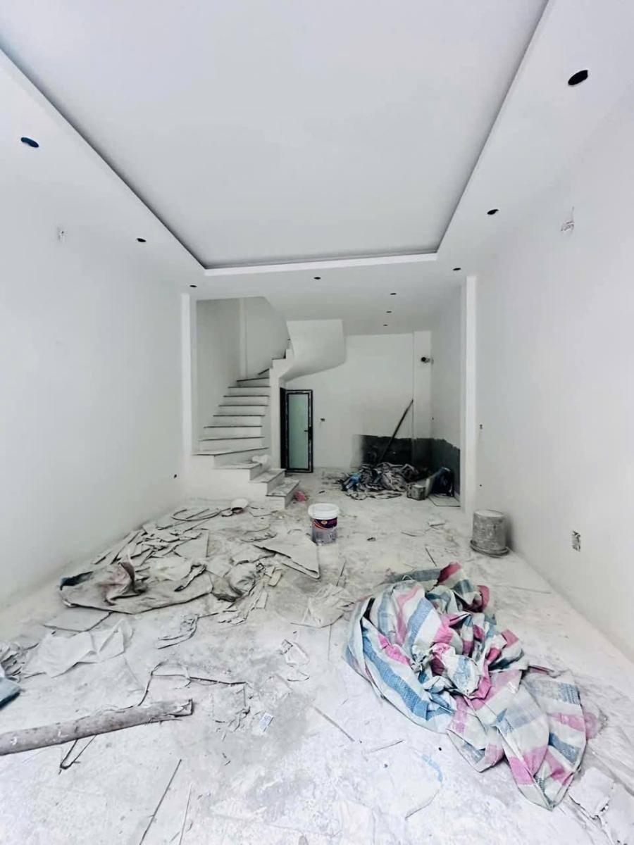 Nhà phố Xuân La, Tây Hồ 30.5m² giá 8.55 tỷ - Thiết kế hiện đại, gần Hồ Tây!