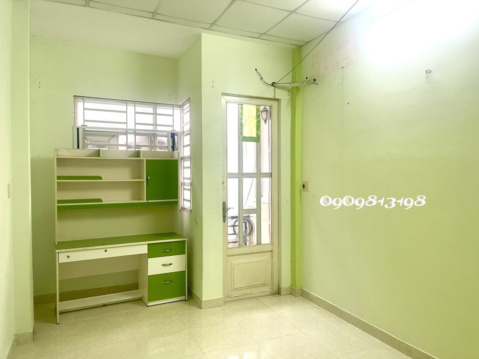 Nhà 2 tầng Phường Cầu Ông Lãnh Quận 1 27m² giá chỉ 4.79 tỷ - Sẵn sàng vào ở!