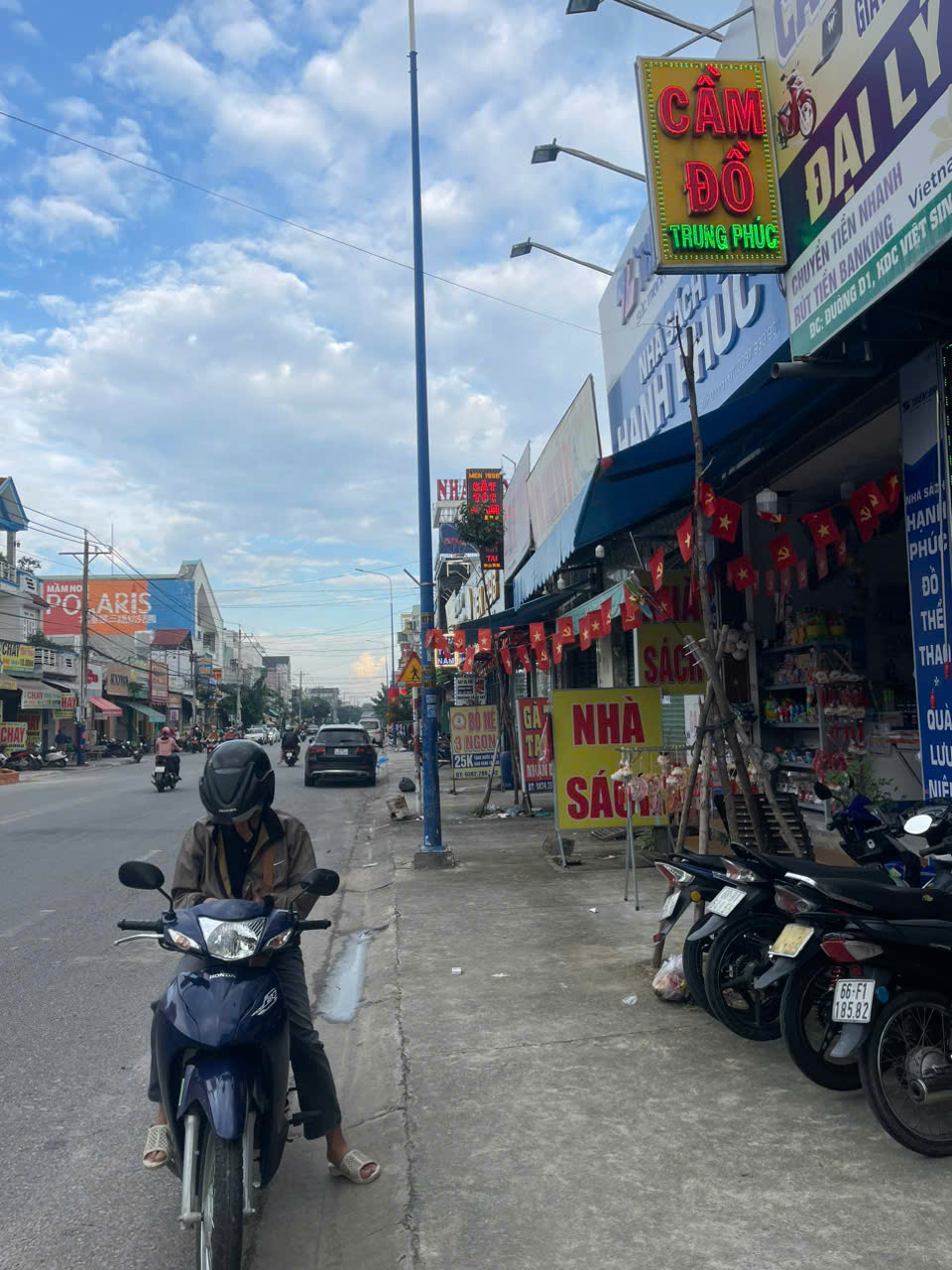 Nhà mặt tiền đường D1, VSIP 1, 100m² giá 13 triệu - Chính chủ cho thuê ngay!