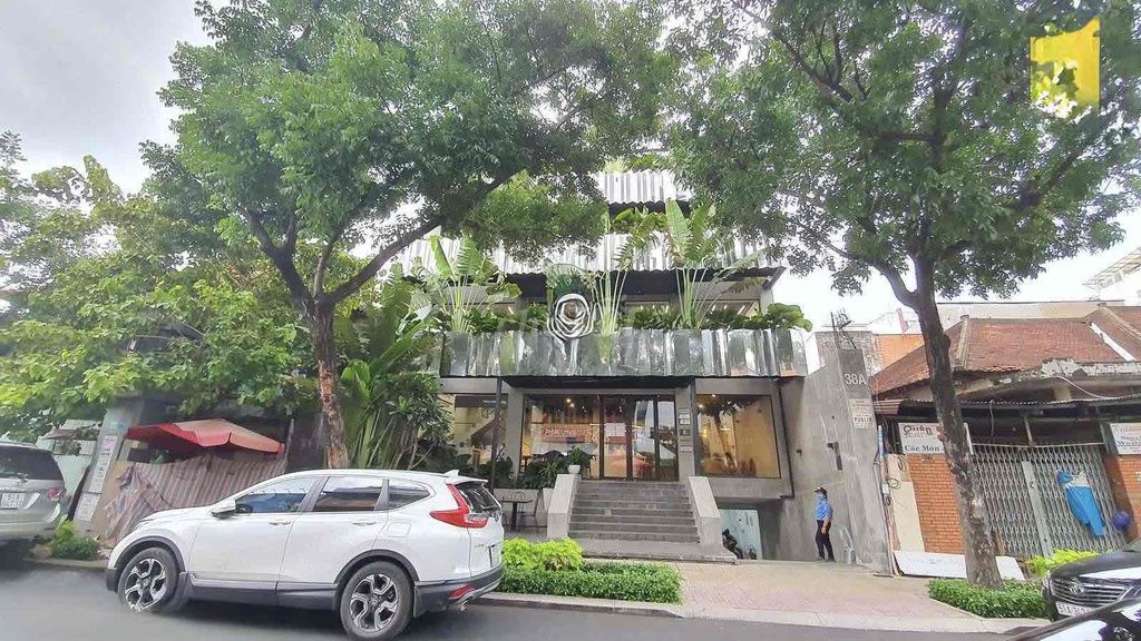 Cho thuê văn phòng mặt tiền 18m đường Tú Xương, quận 3 - Vị trí đắc địa, kinh doanh thuận lợi!