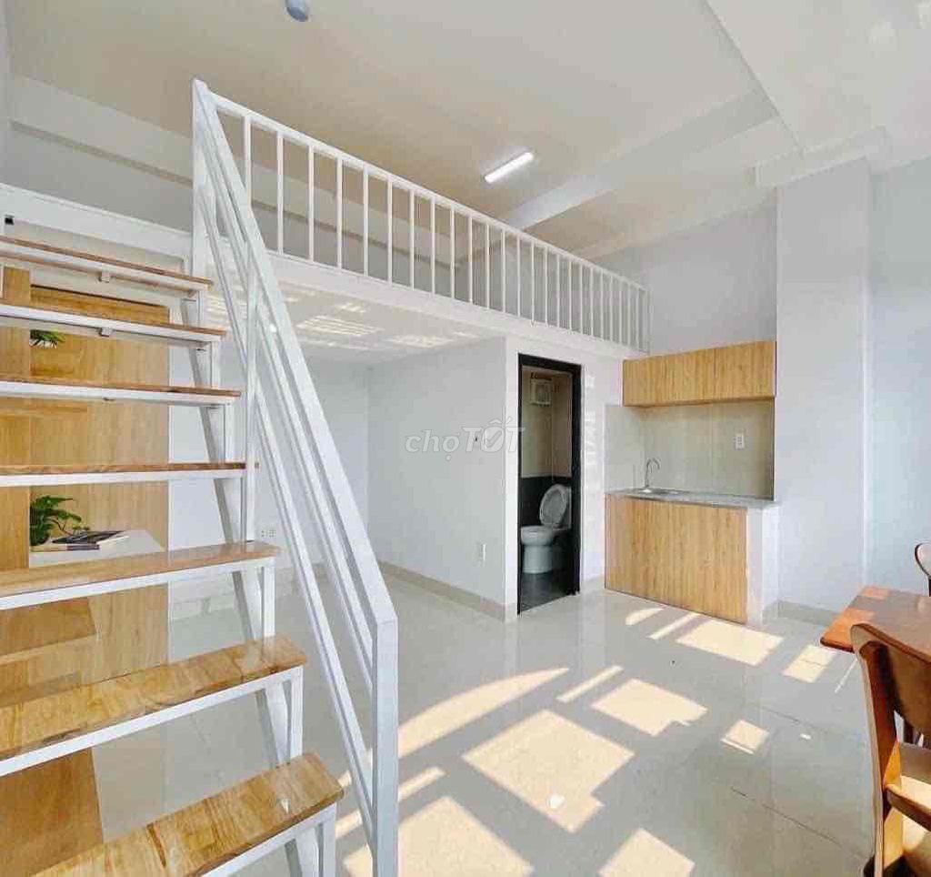 Phòng Gác Cao Cửa Sổ Thoáng Gần Lotte Mart Quận 7 - Chỉ 5.5 triệu/tháng!