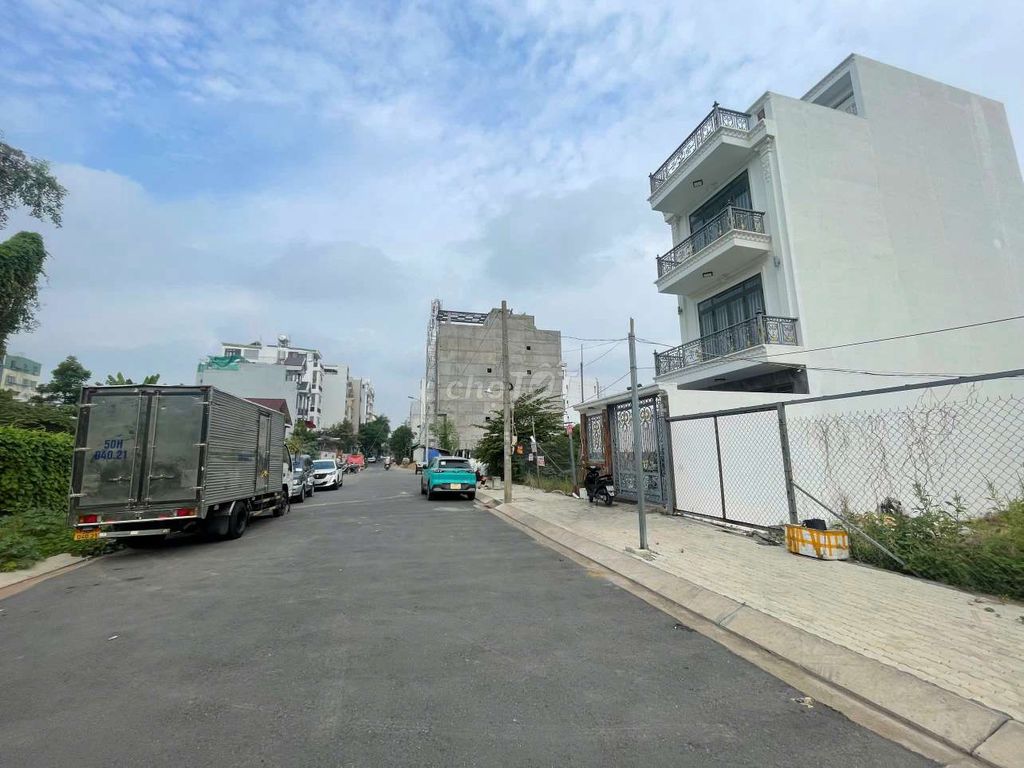 Bán Đất MT Đường Số 37 P.Tân Quy Q.7 Diện Tích 9x20m Giá 21 Tỷ - Cơ Hội Đầu Tư Cao Tầng!