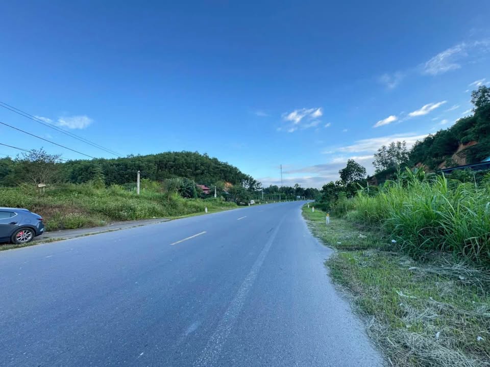 Lô đất biệt thự, kho xưởng Vô Tranh, Phú Lương 7000m² giá 10 tỷ - Vị trí đắc địa ngay cao tốc!