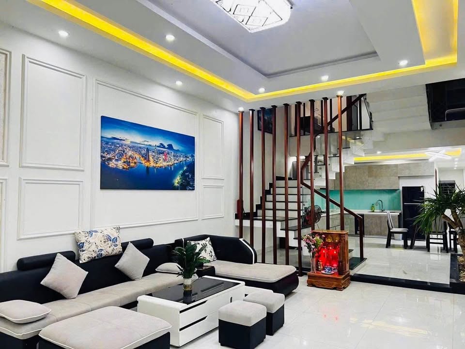 Nhà cho thuê 4 tầng đường Phan Huỳnh Điểu, Hòa Xuân, 120m² - Tiện nghi đầy đủ, sẵn sàng vào ở!