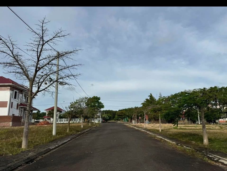 Đất thổ cư Khu Hoàng Thành Đăk Cấm 200m² giá 800 triệu - Cơ hội đầu tư tuyệt vời!