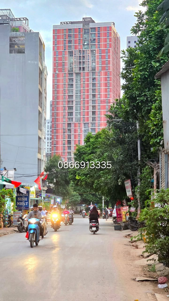 Shophouse KĐT Văn Khê 50m² giá 1x tỷ - Mặt phố Ngô Quyền, ô tô tránh!
