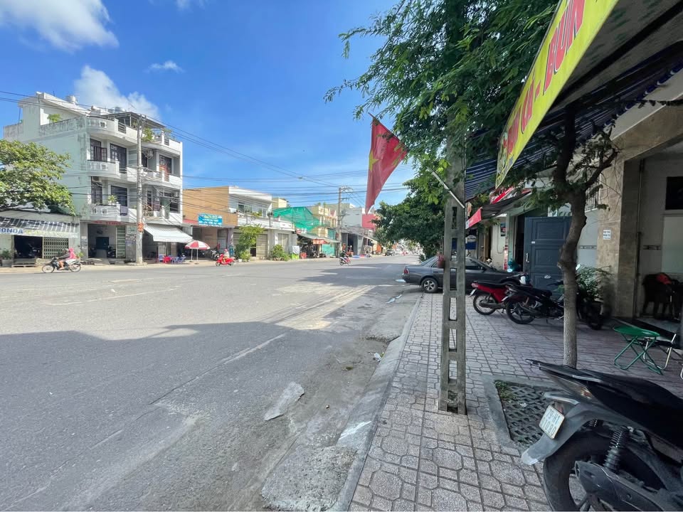 Nhà mặt đường Phước Long Nha Trang 29m² giá 3.95 tỷ - Vừa ở vừa kinh doanh thuận tiện!