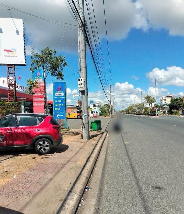 Nhà và đất đường Trần Hưng Đạo, Cà Mau 577.6m² giá 7.5 tỷ - Vị trí đắc địa, kinh doanh thuận lợi!