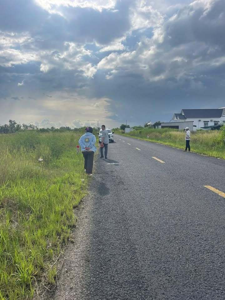 Đất nền xã Tân Thuận, Đầm Dơi, Cà Mau 630m² giá 5.94 tỷ - Sổ hồng riêng, đường trục đông tây!