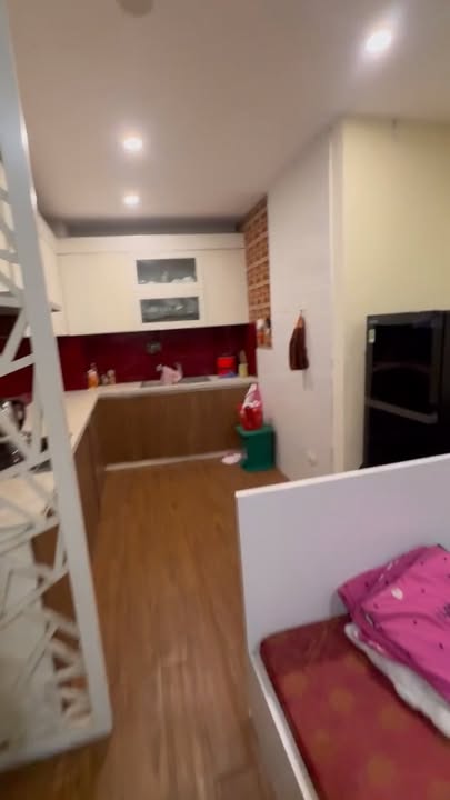 Room for rent tại Ngách 161 Ngõ Thịnh Quang - Đống Đa giá 3,8 triệu - Tự do giờ giấc!