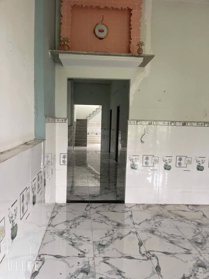 Bán gấp nhà tại Quy Đức, Bình Chánh 200m² giá 1.15 tỷ - Kiến trúc kiên cố, tiện ích đầy đủ!