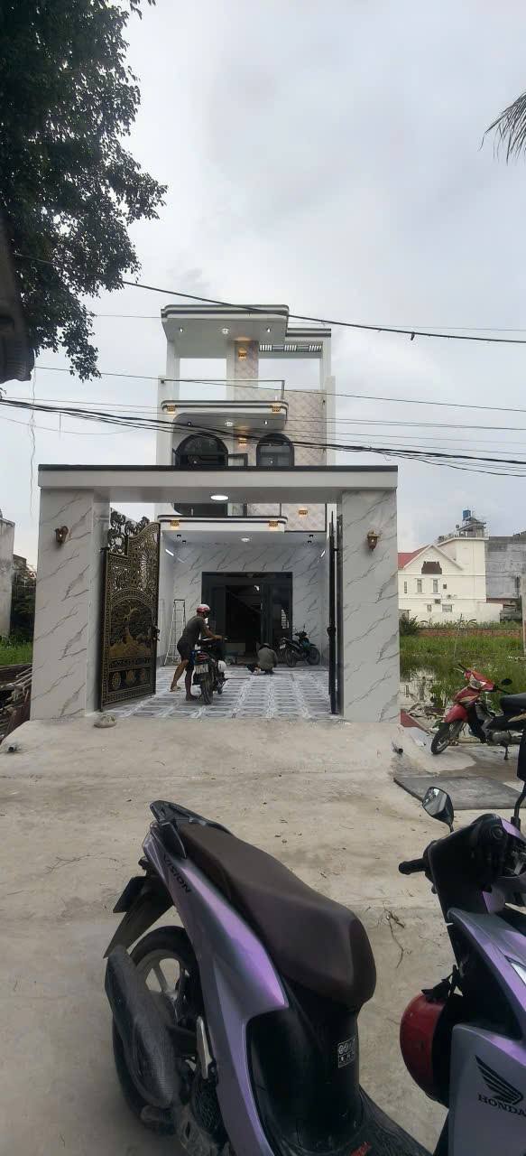 Nhà đẹp 135m² giá 3 tỷ tại Đức Hòa - Thiết kế hiện đại, sẵn sàng vào ở!