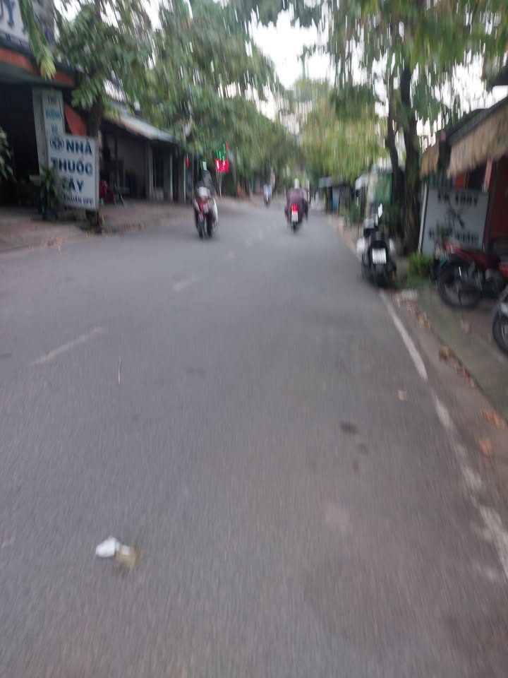 Nhà mặt tiền kinh doanh Hóc Môn 81m² giá 2.1 tỷ - Cơ hội đầu tư hấp dẫn!