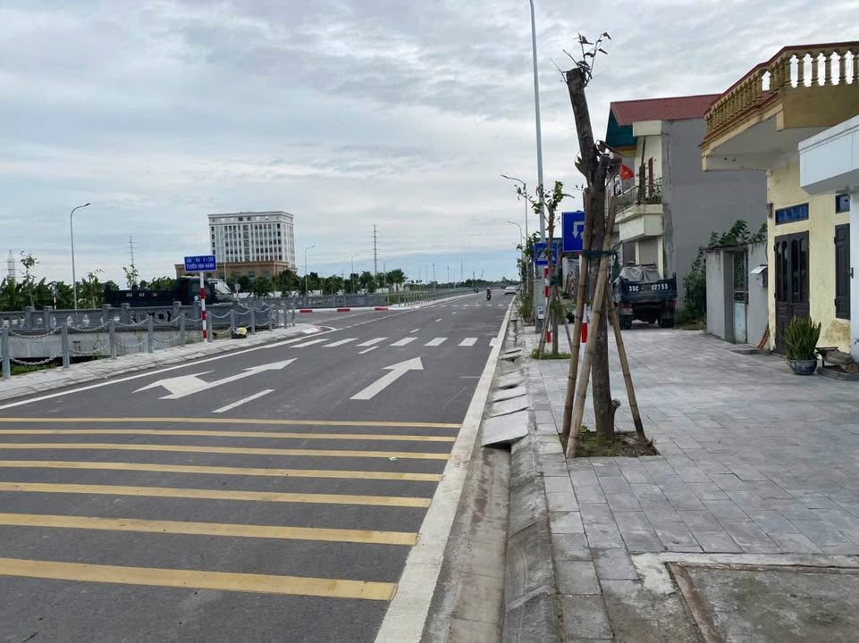 Lô đất đẹp đường Vạn Hạnh, Ninh Bình 81m² - Vị trí cực đẹp, giá đầu tư!