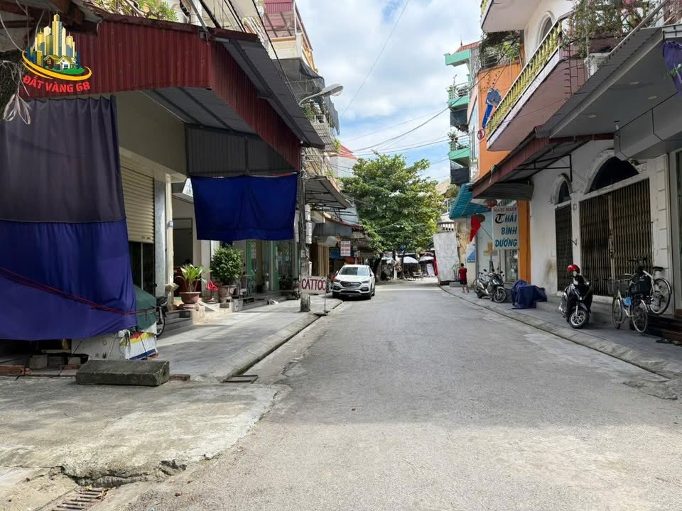 Nhà mặt đường Phan Đình Phùng, Vân Giang 98m² giá 8 tỷ - Vị trí kinh doanh thuận lợi!