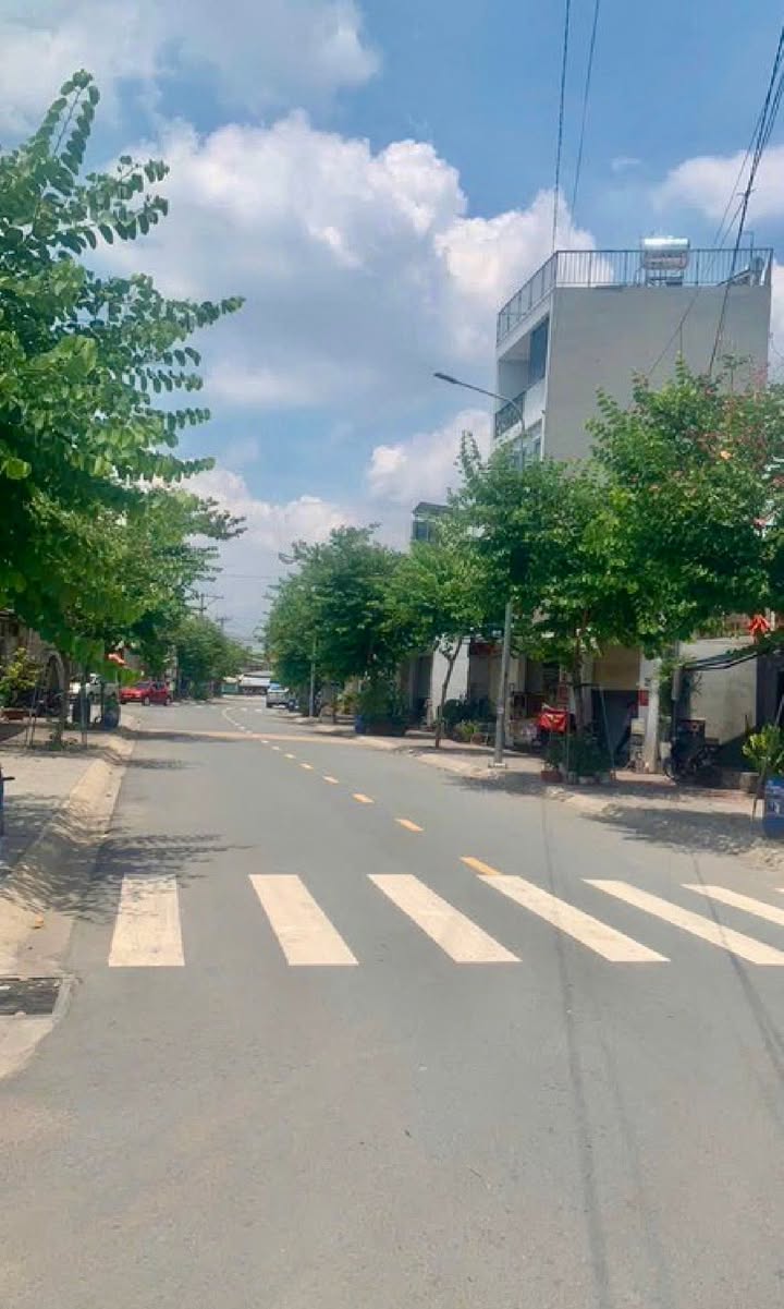 Nhà đẹp khu thương mại Đông Hòa Dĩ An 62m² giá nhỉnh 5 tỷ - Sẵn sàng vào ở ngay!