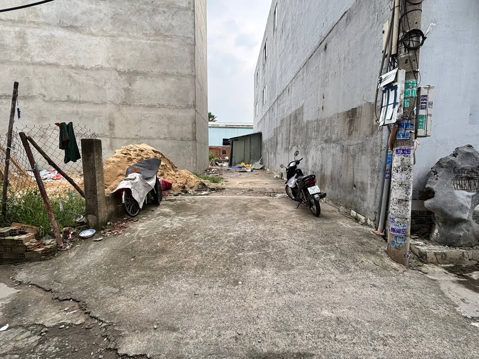 Đất nền Dĩ An 117m² giá 4.5 tỷ - Vị trí đẹp, hẻm 5m gần chợ