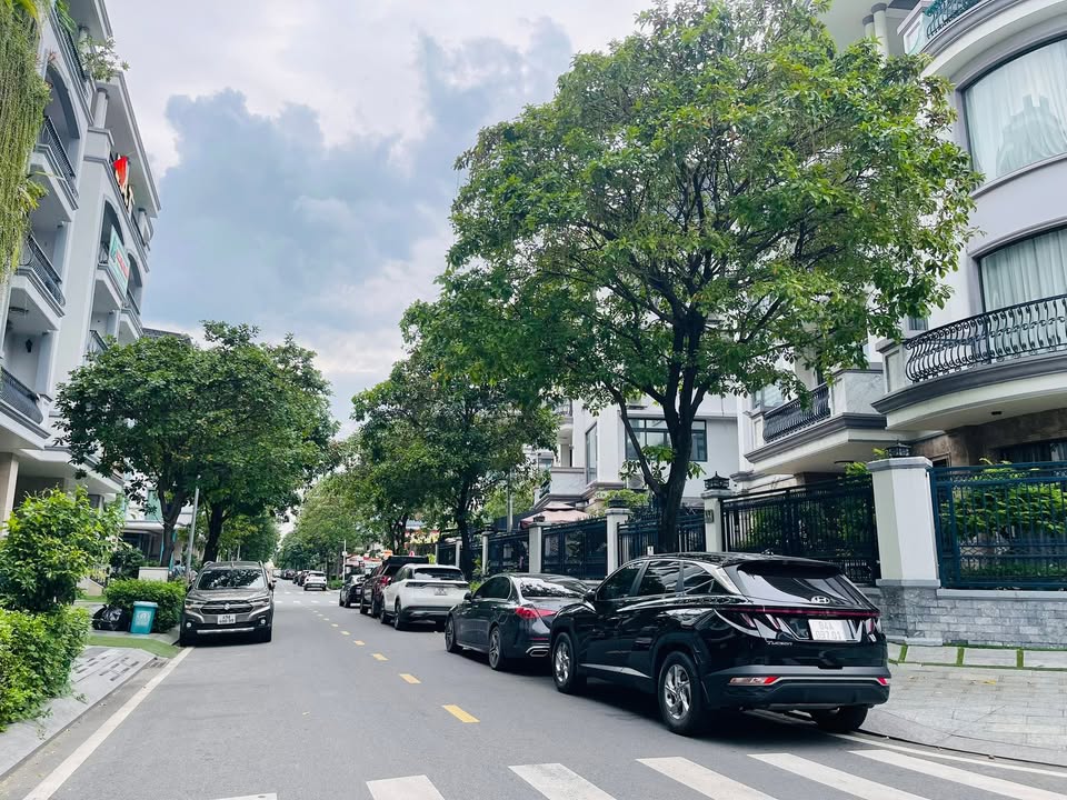 Tòa nhà văn phòng Vạn Phúc City Thủ Đức 269m² - Cho thuê giá thỏa thuận!