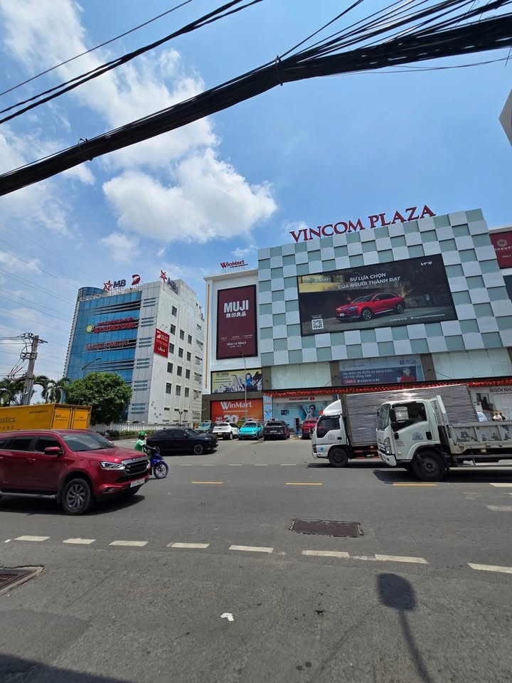 Nhà cấp 4 Hiệp Phú 70m² giá 4.7 tỷ - Gần Vincom Lê Văn Việt, sẵn sàng ở ngay!