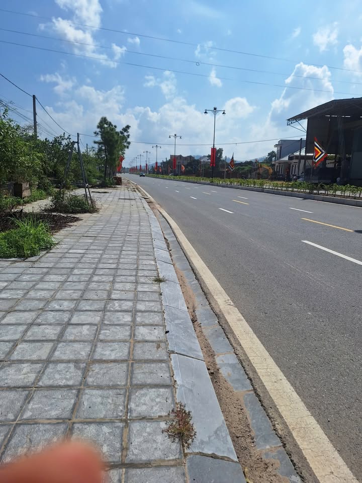 FrontHouse Trần Hưng Đạo Chí Linh 133m² giá 2 tỷ - Vị trí kinh doanh đắc địa!