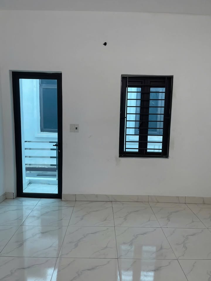 Nhà 3,5 tầng khu phố Tự Đông, Cẩm Thượng, 43m² giá 2.4 tỷ - Thiết kế hiện đại, ô tô vào tận cửa!