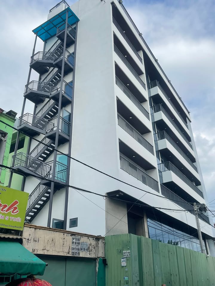 Cho thuê nhà mặt tiền đường Hà Huy Giáp, quận 12 - Diện tích 320m² - Giá 170 triệu/tháng, thương lượng