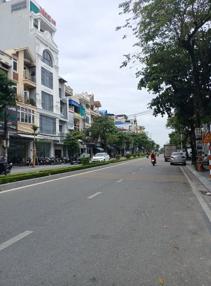 Đất mặt phố Trường Chinh Nam Định 197m² - Kinh doanh sầm uất, vị trí đắc địa!