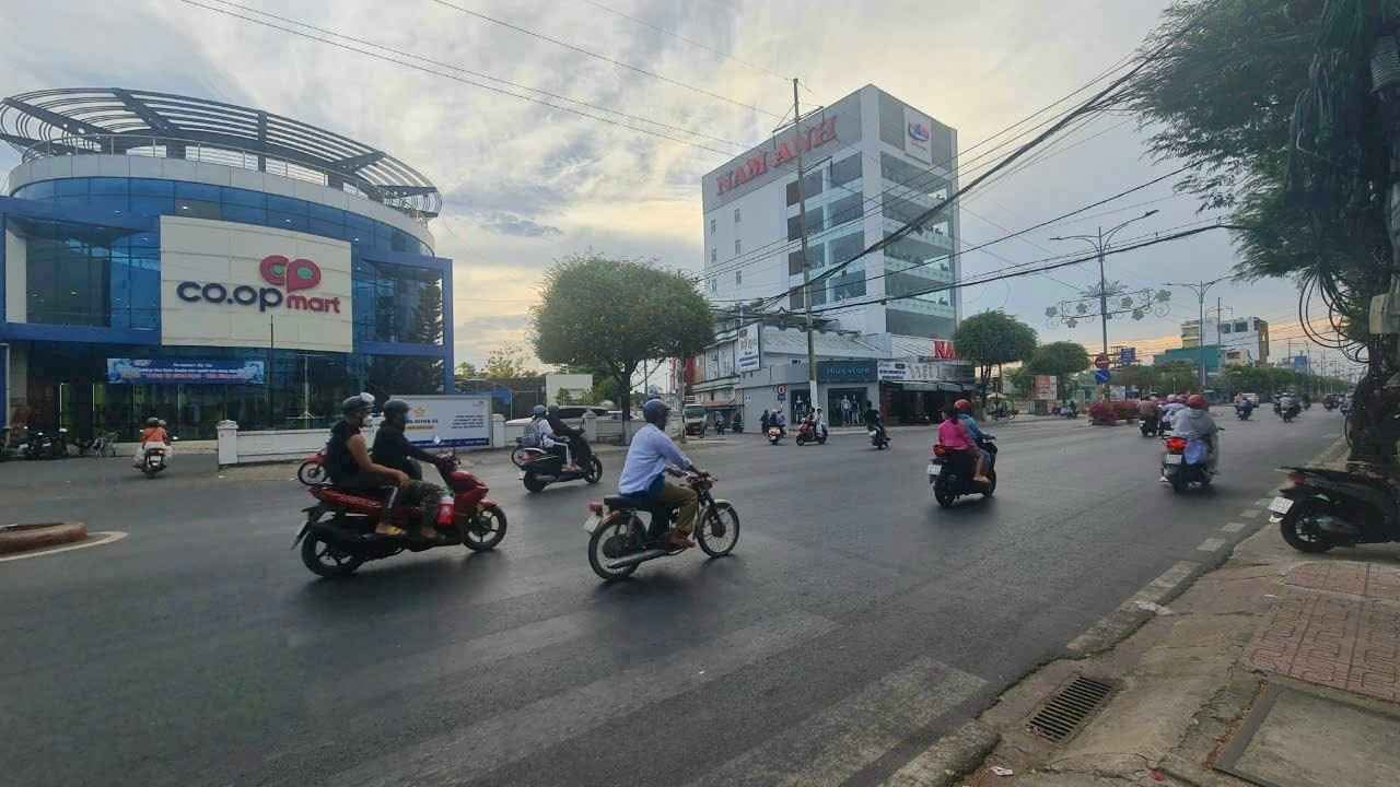 Đất mặt tiền Hồ Văn Nhánh, phường 10, TP. Mỹ Tho 121m² giá 2 tỷ - Tiềm năng đầu tư cực tốt!