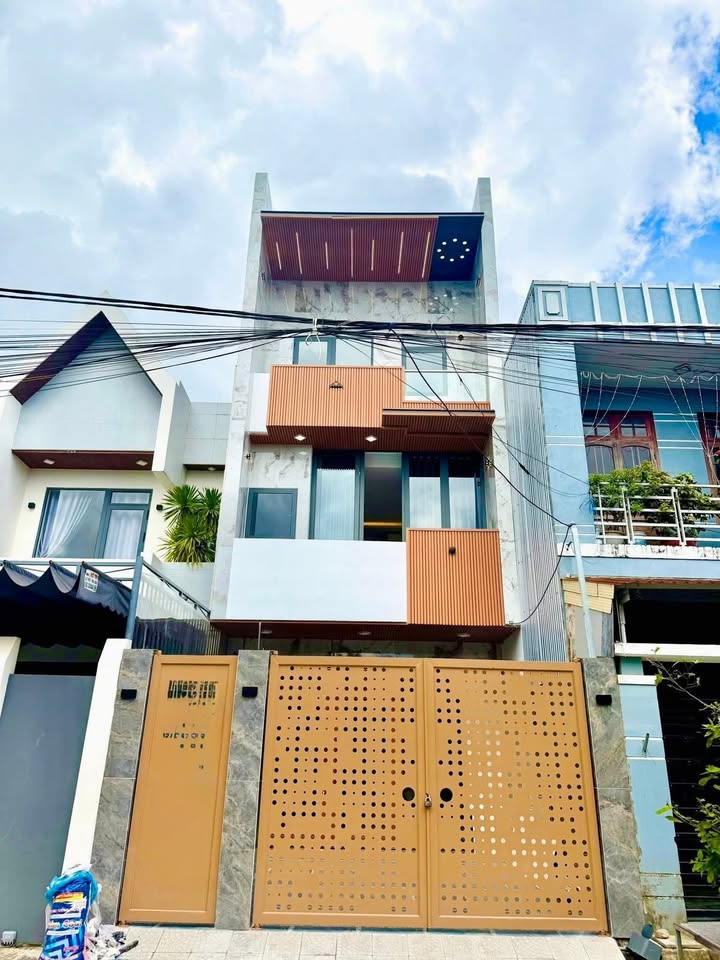 Nhà 3 tầng Phù Đổng, Hòa Xuân, Đà Nẵng 110m² giá 6.095 tỷ - Thiết kế tiện nghi, thoáng mát!