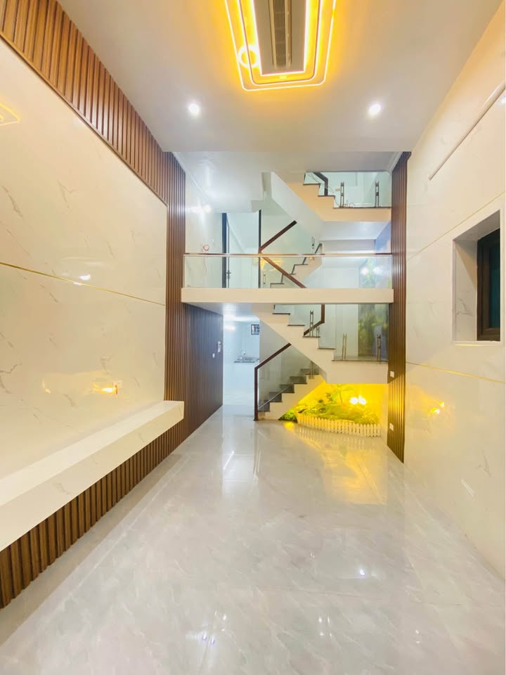 Nhà 2,5 tầng Ngô Gia Tự, Nam Định 47m² giá 1,75 tỷ - Ô tô đỗ cửa