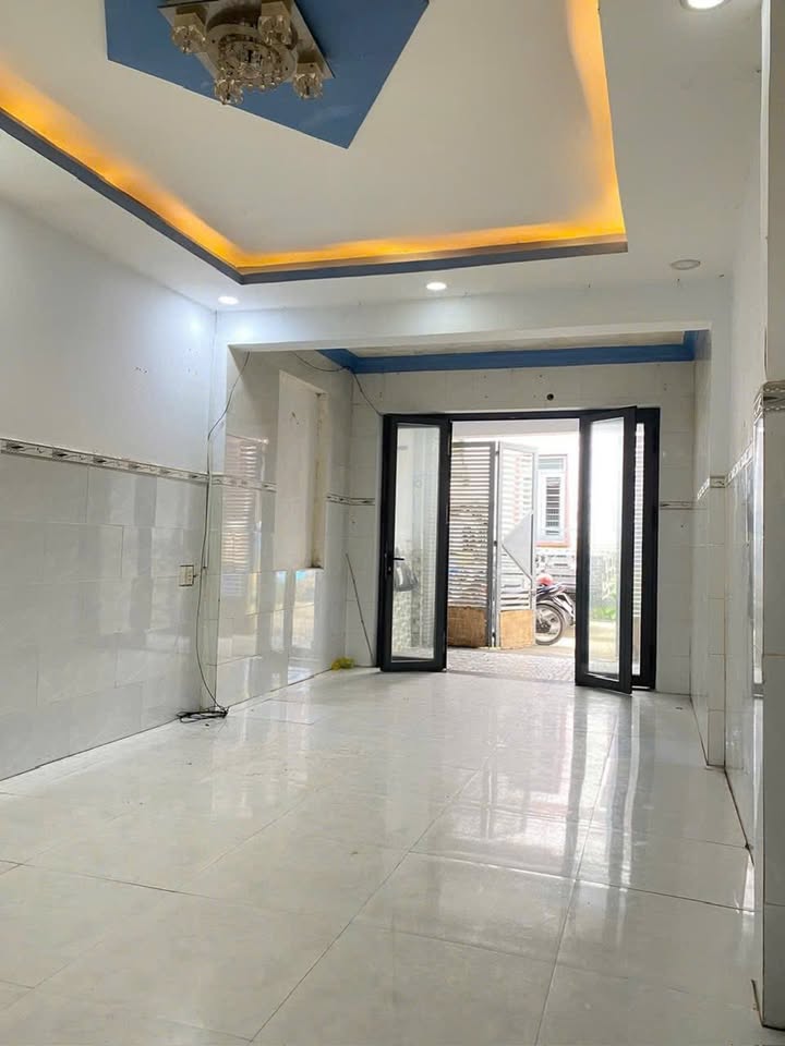 Nhà cho thuê phường Trung Chánh Hóc Môn 72m² giá 6 triệu - An ninh tốt, xe hơi vào được!