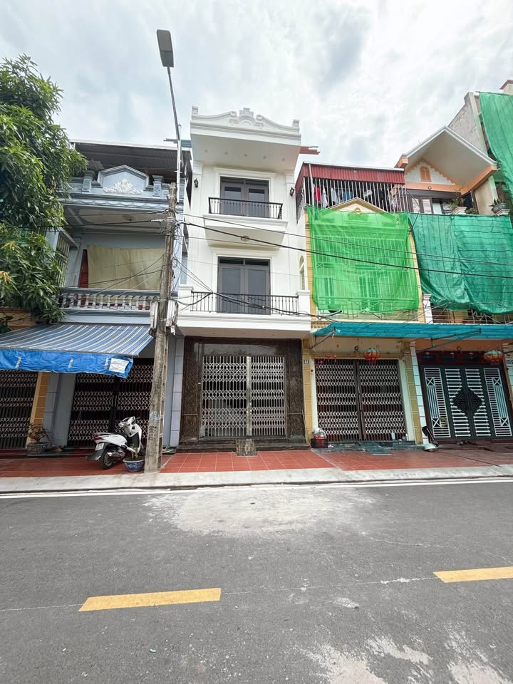 Nhà 3.5 tầng Đỗ Huy Rừa, Nam Định 48m² giá 4.15 tỷ - Oto đỗ cửa thoải mái!