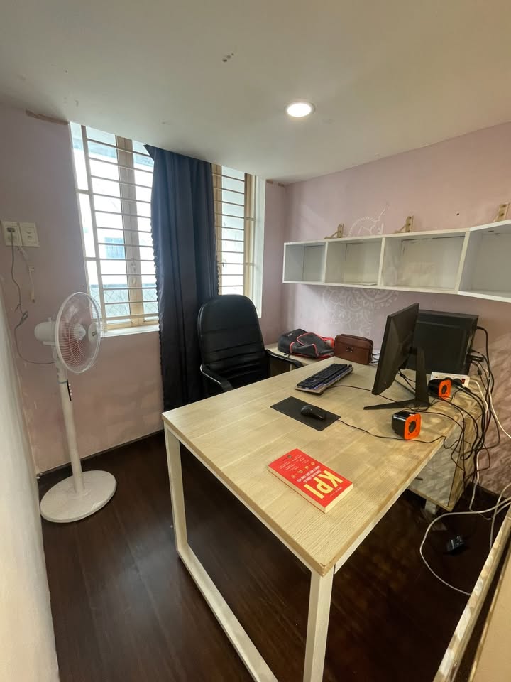 Văn phòng cho thuê Quận 3 42m² giá 5 triệu - Đầy đủ nội thất, sẵn sàng làm việc ngay!