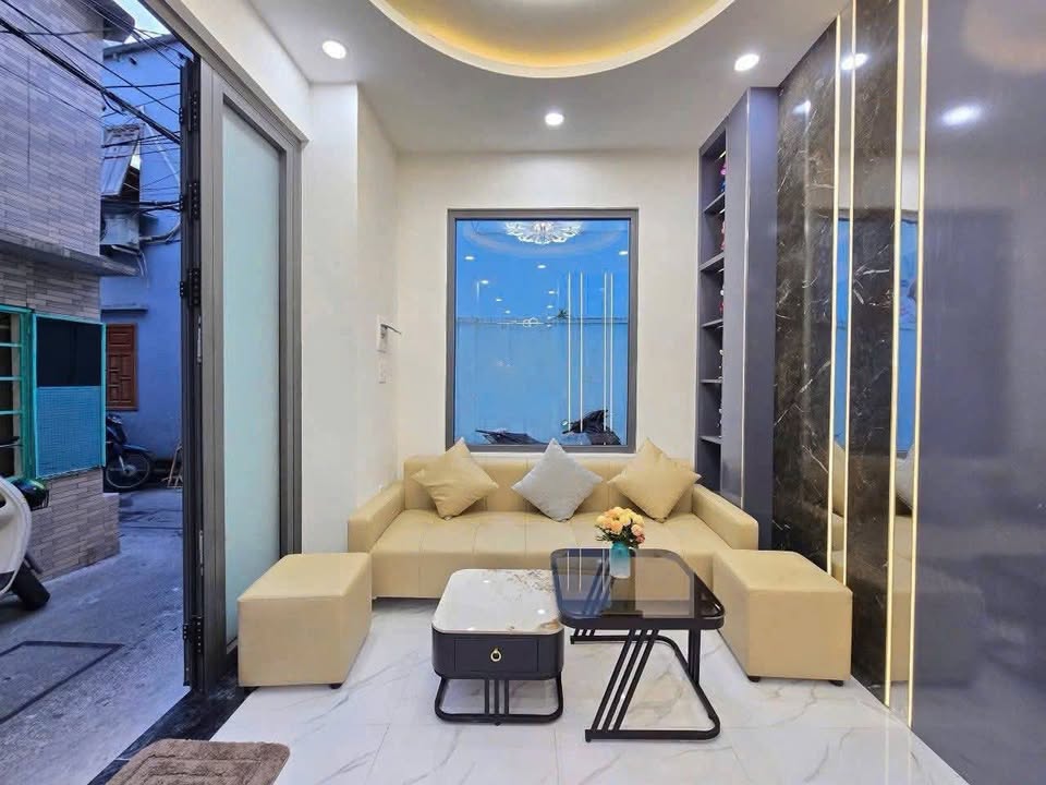 Nhà cho thuê 3 tầng tại Kiệt Huỳnh Thúc Kháng, Hải Châu - 35m², chỉ 10 triệu!