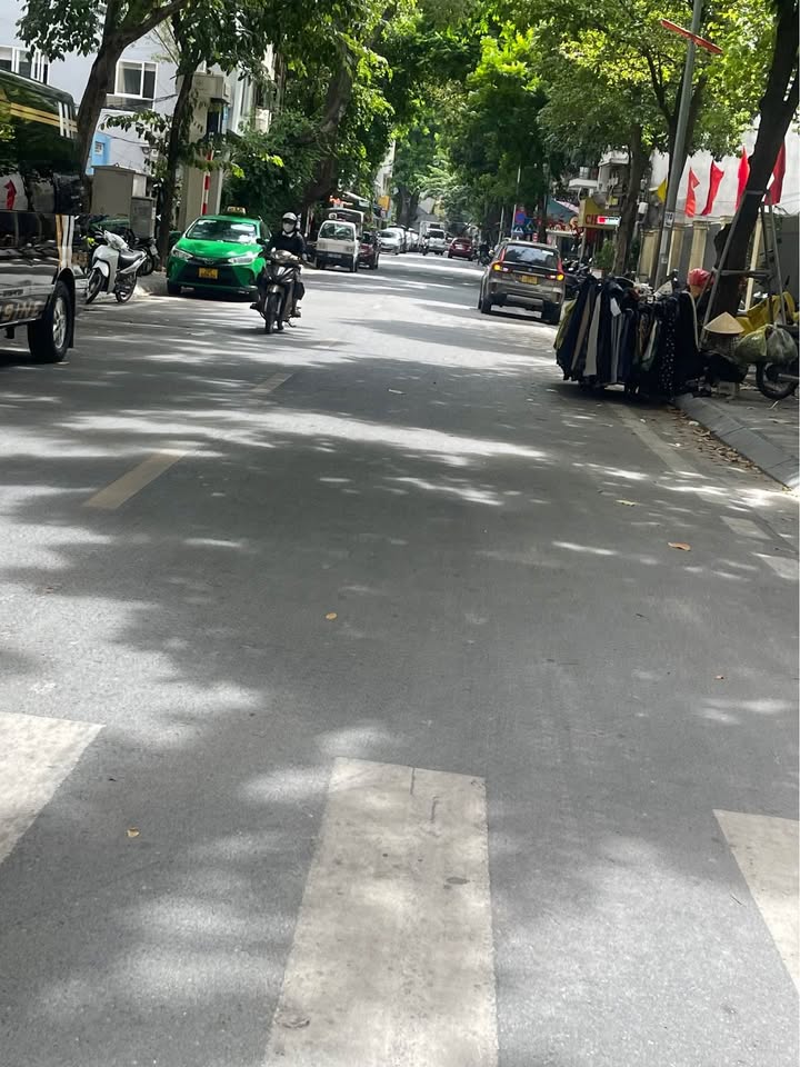 Mặt tiền phố Tây Sơn, Ba Đình 53m² giá 22 tỷ - Kinh doanh đỉnh cao!