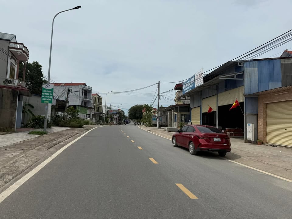 Đất mặt đường Nam Tiến Phổ Yên 281m² giá 8.43 tỷ - Vị trí kinh doanh lý tưởng!